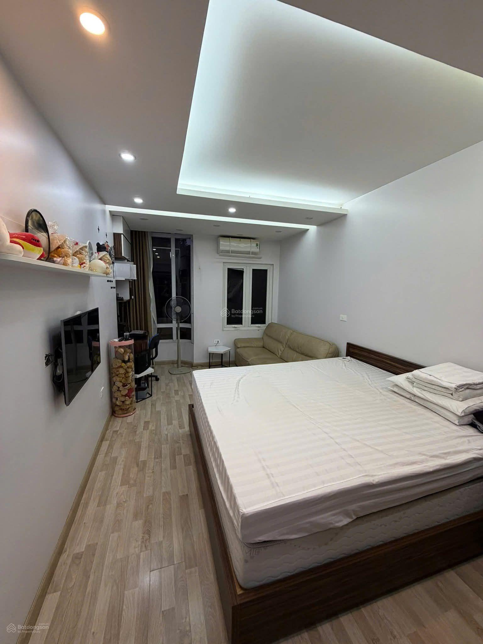 Bán nhà Xuân Thủy 47m 5 tầng MT5.7, lô góc, ngõ oto tránh, tại Xuân Thủy, Dịch Vọng, Cầu Giấy
