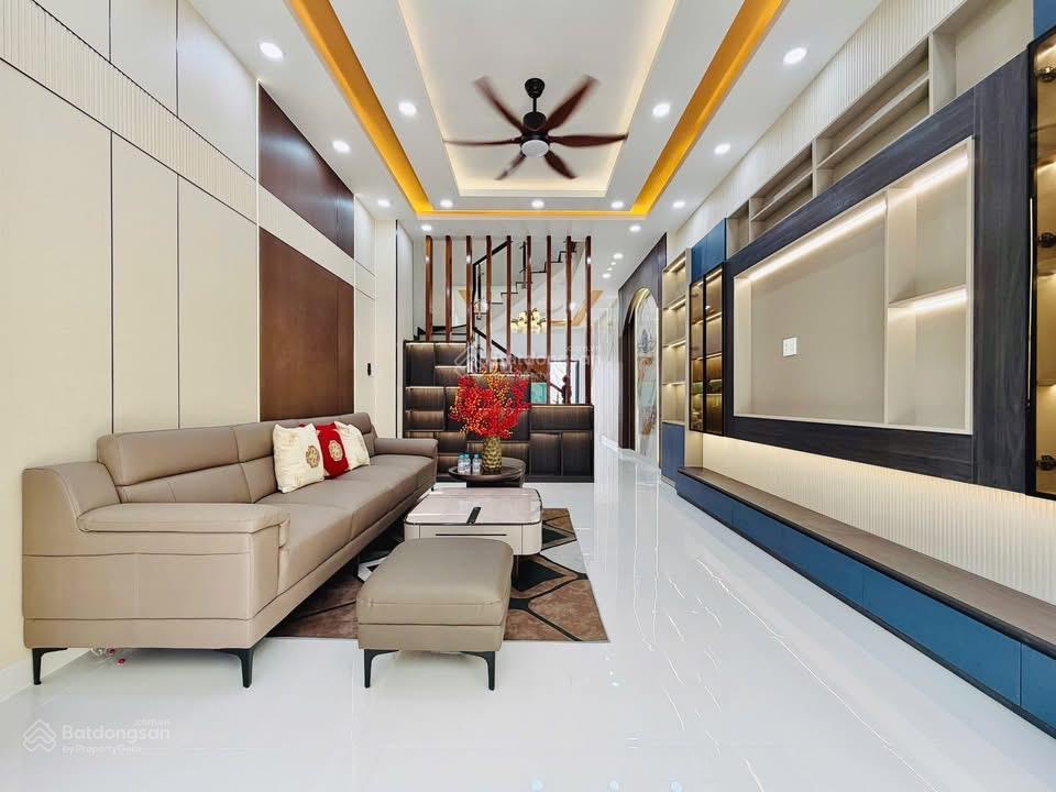 //Phạm Văn Chiêu p16GV hẻm 3m ra hxt thông 10m tiện ích xq h.đn 3L 2st 4PN 5vs sân xe hcđ 4x17 //Phạm Văn Chiêu p16GV hẻm 3m ra hxt thông 10m tiện ích xq h.đn 3L 2st 4PN 5vs sân xe hcđ 4x17