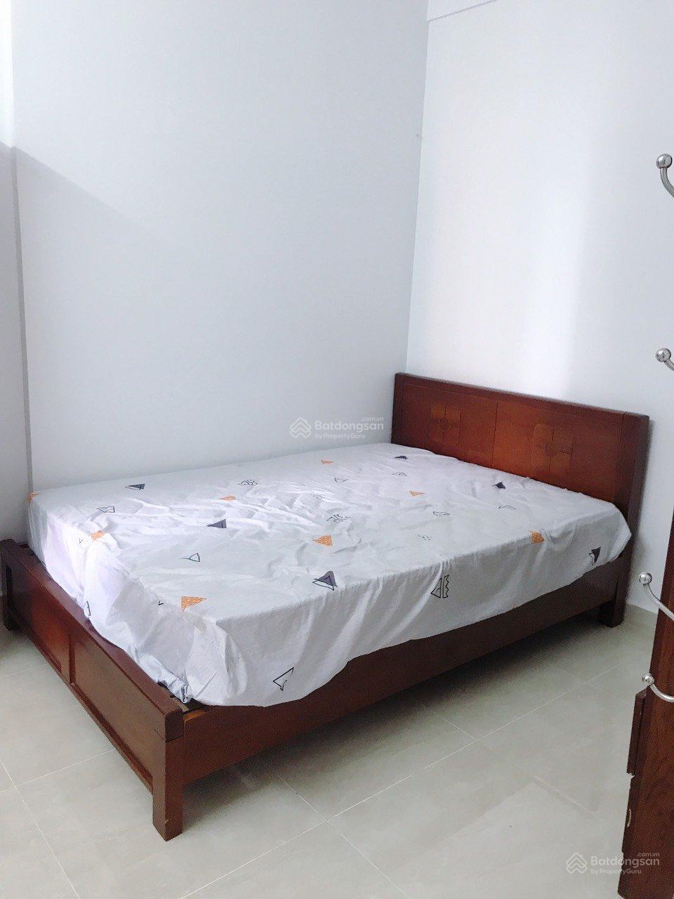 Cho thuê căn 2 phòng ngủ, 65m2, tầng trung, nhà trống, giá 8,5 triệu, lh: 0938 264 *** Minh