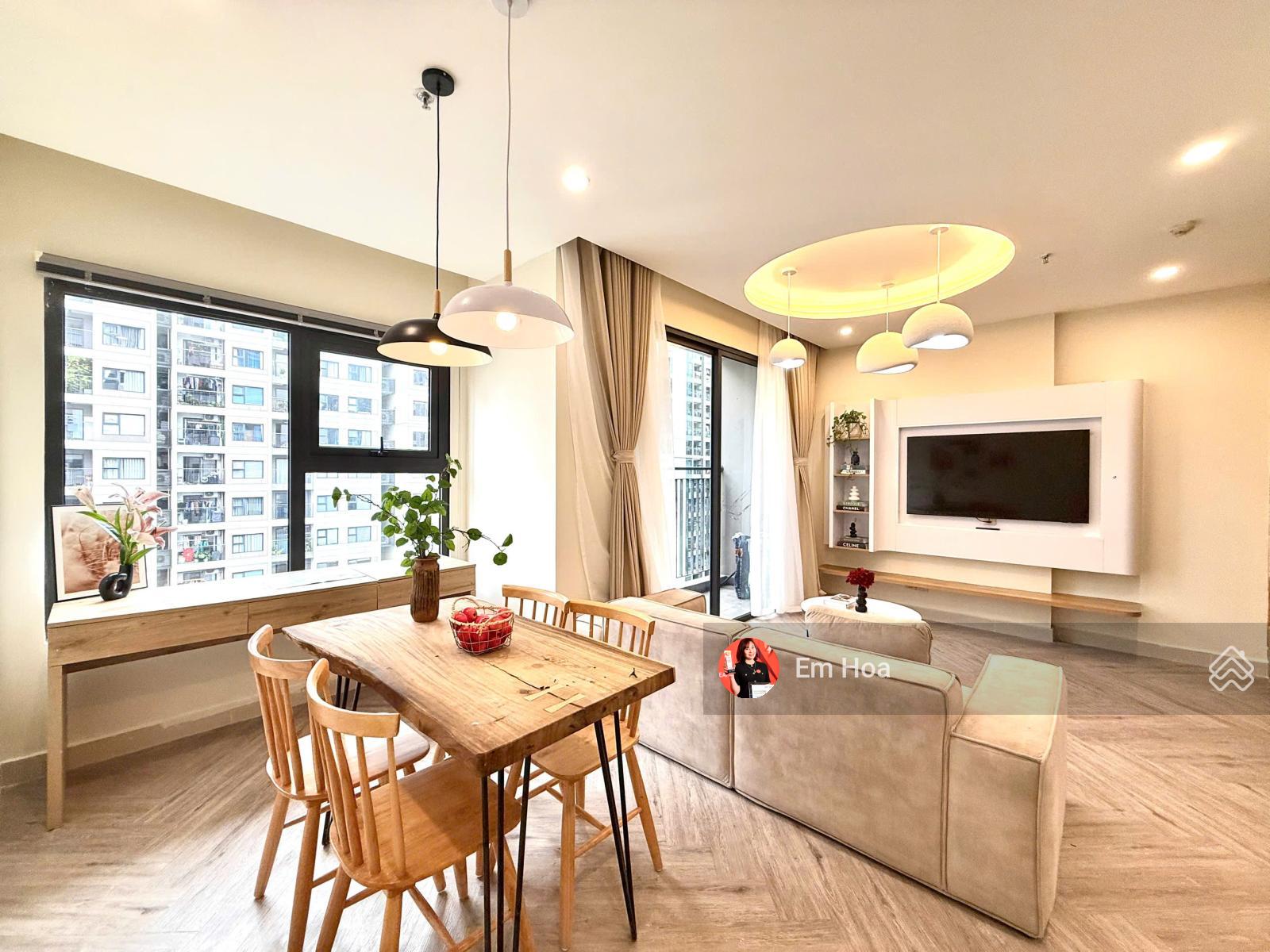 Bán căn hộ 2 ngủ loại to tòa S2.09 Vinhomes OCP1, full nội thất hiện đại cao cấp, nhận nhà ở ngay