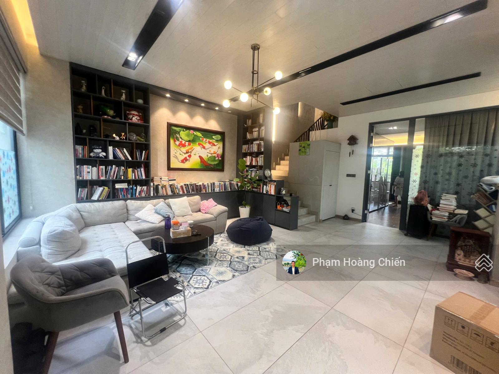 Bán biệt thự hồ Lakeview City DT 8x22m hoàn thiện cơ bản giá 40 tỷ thương lượng LH 0907 110 *** Thật