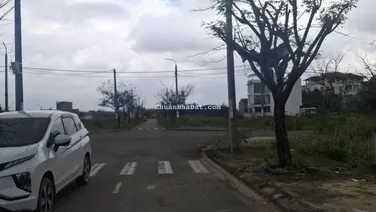 Trục lk17!..Đường 7.5m.Thông sông.cách bãi tắm 500m.vị trí đẹp dt 100m2 giá bán nhanh 3.6ty