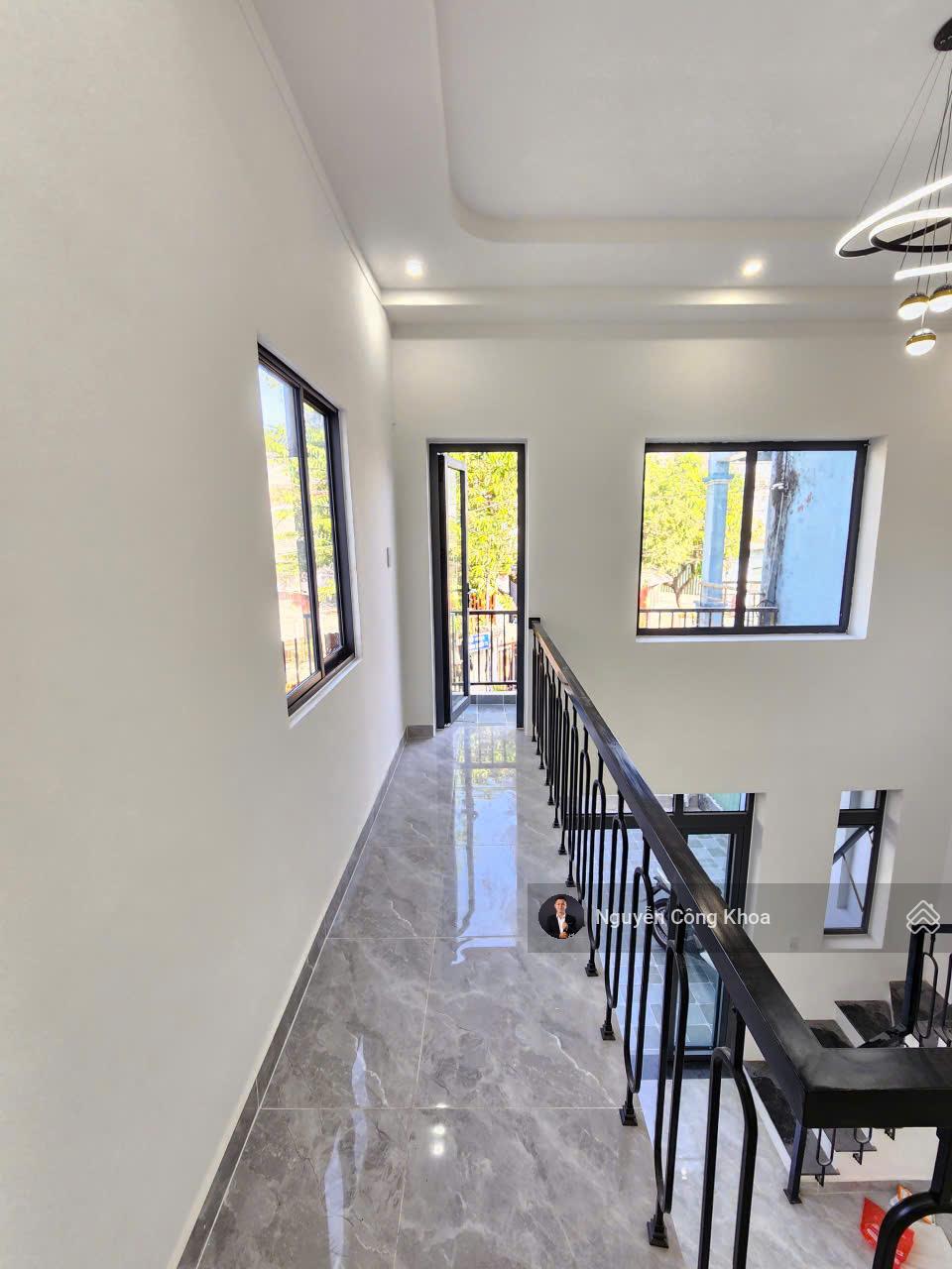 Bán nhà hình tam giác, 86,9m2 giá 2,75 tỷ, gần chợ Bình Chuẩn 300m, P.Bình Chuẩn, Tp.Thuận An