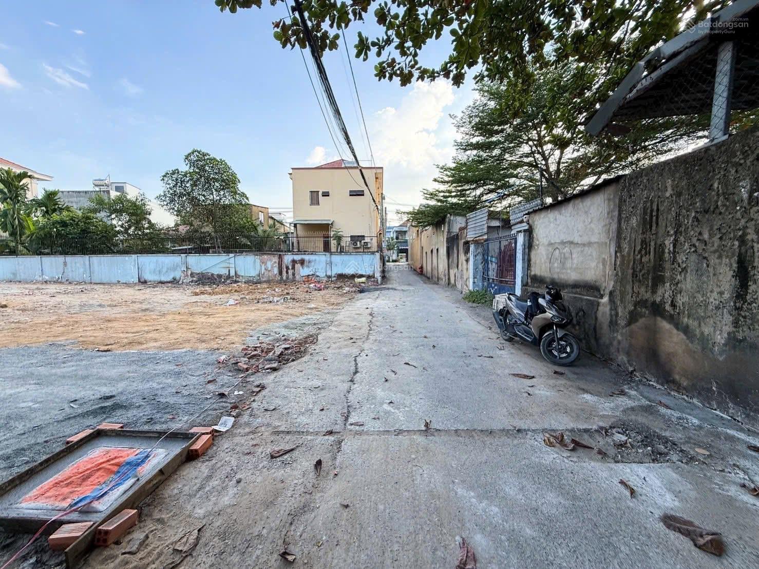 CHỦ gởi bán 7 Lô đất P.BỬU HOÀ NGAY CHỢ ĐỒN,4x15,2=61m2,Thổ cư 100%,Nguyễn Tri Phương vô 50M,Hẻm 7M