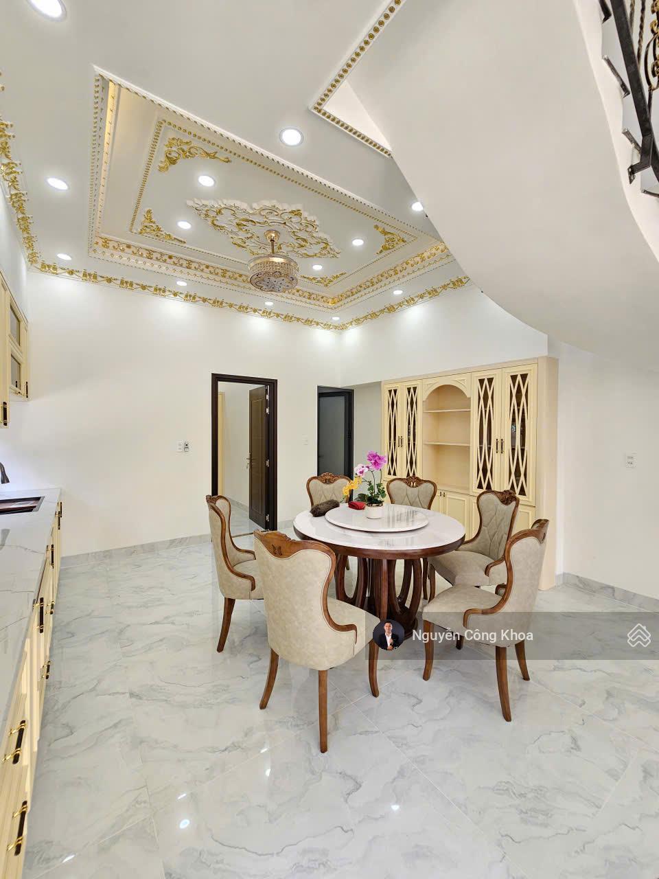 Bán nhà ngang 6m, 5 phòng ngủ, hoàn công, gần trường cấp 3 Lý Thái Tổ, P.An Phú, Tp.Thuận An