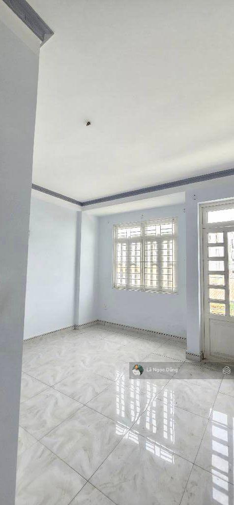 Bán Nhà 3 tầng - 5x20 - mặt tiền đường nhựa 8M - ngay chợ 26 tháng 3. HOT! HÀNG GẤP - BAO ĐẦU TƯ !