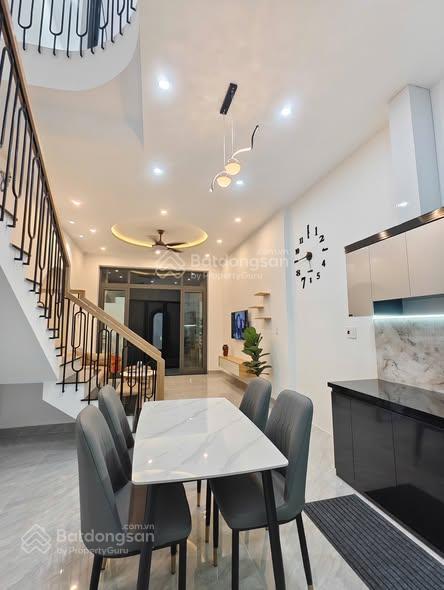 BÁN NHÀ KIỆT Ô TÔ HOÀNG VĂN THÁI  NHÀ ĐẸP VÀO Ở NGAY-FULL NỘI THẤT CAO CẤP.