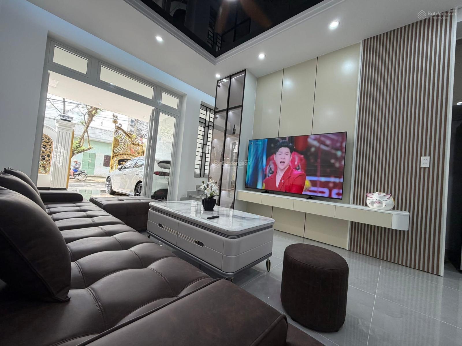 Nhà 2 tầng đường Đặng Huy Tá . Hoà Minh - Diện tích 85m2 ngang 5m Nhà phong cách tân cổ điển