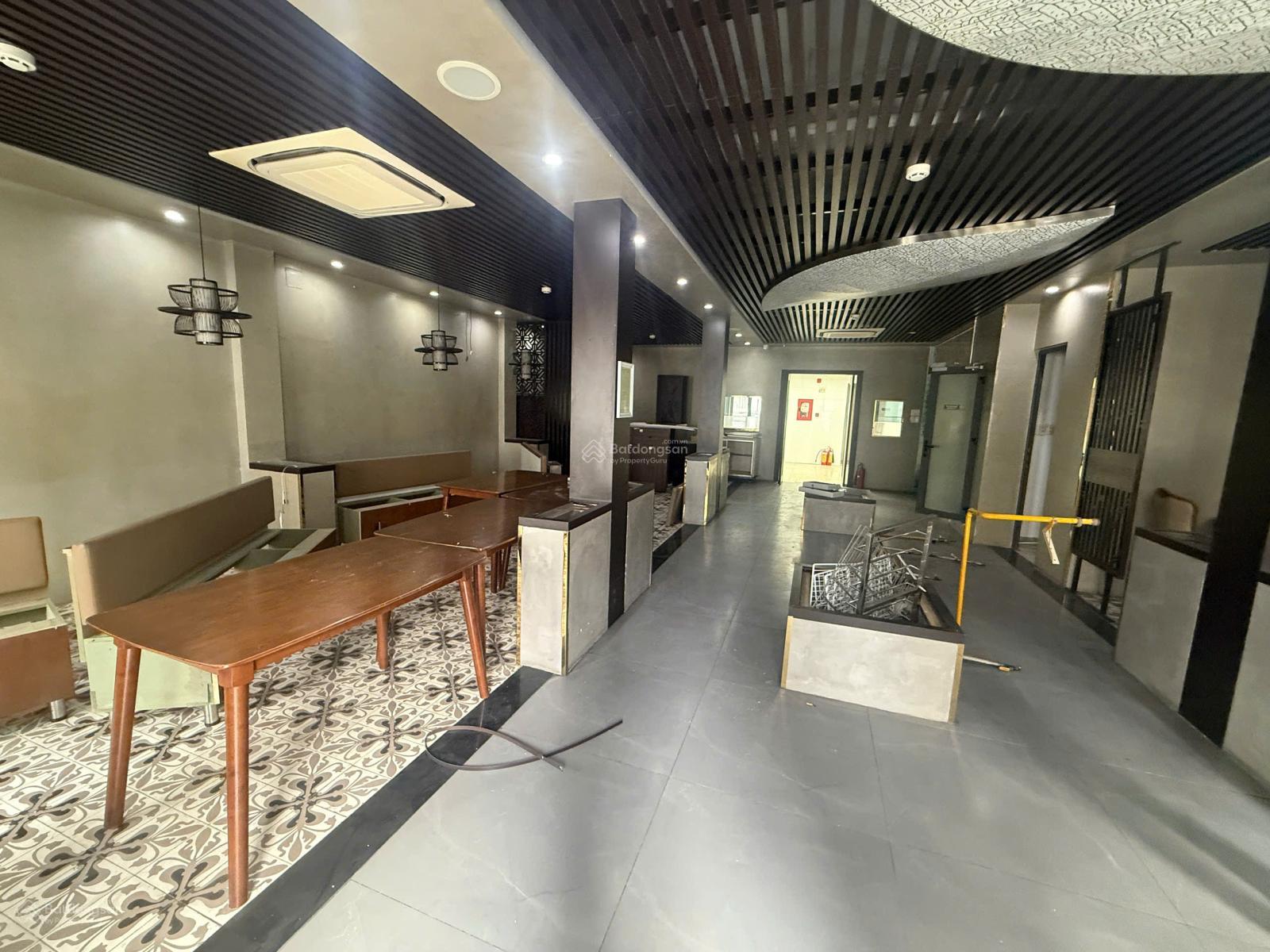 Tòa nhà 1 hầm+7 tầng-HXT Sư Vạn Hạnh P.12 Q.10 giá 68 tỷ 10x20m ngay Vạn Hạnh Mall_0941 732 ***