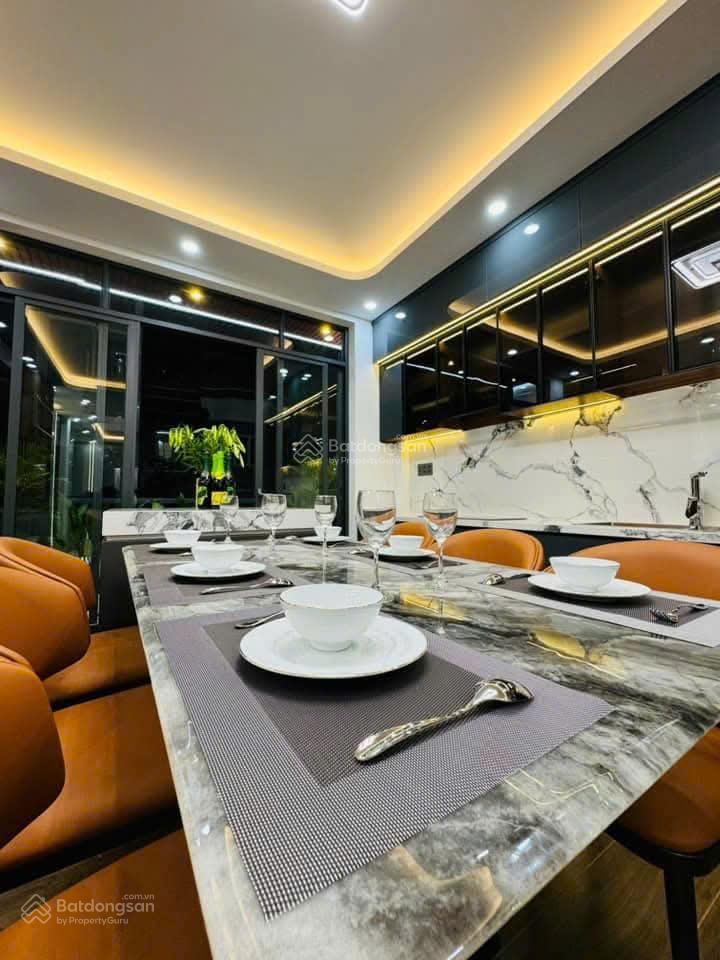 BÁN NHÀ 4 TẦNG MẶT TIỀN TÔ HIẾN THÀNH P4 NHÀ ĐẸP LUNG LINH FULL NỘI THẤT HOÀN CÔNG 2025