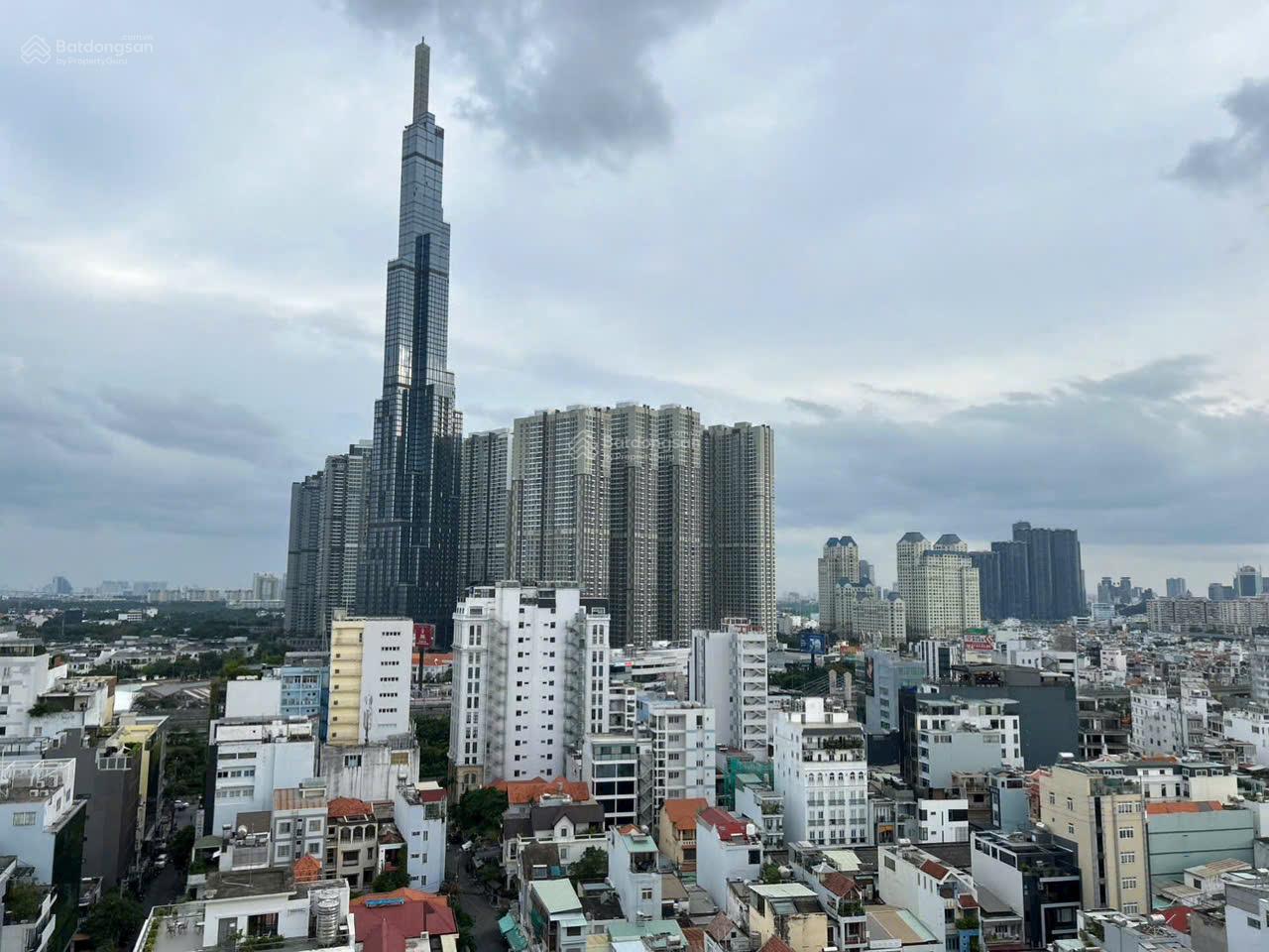 Cần bán căn hộ chung cư 24AB có 3PN và 2WC. Diện tích 100m2 lầu trung. LH 0989 170 ***