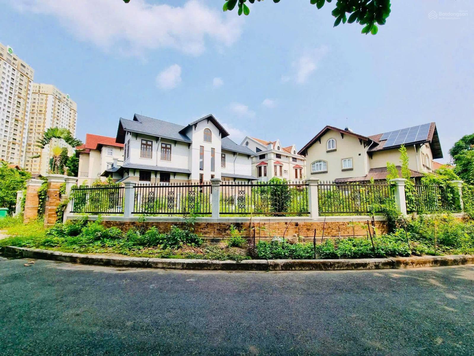 Bán khuôn đất xây CHDV đường Mai Văn Vĩnh 10x30 CTXD: Hầm 7 Tầng Giá: 56 tỷ