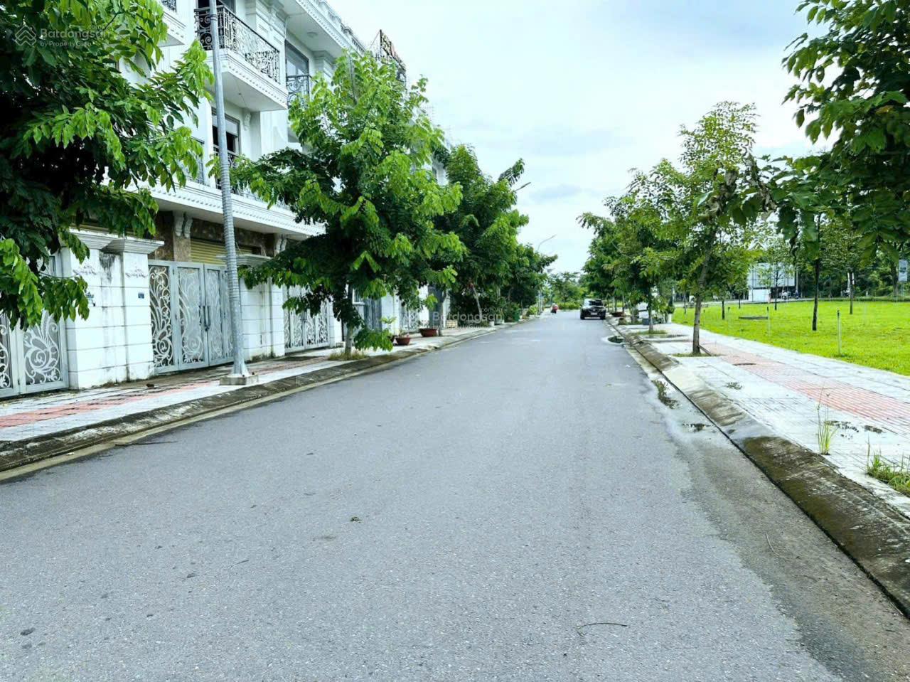 Hạ giá bán nhanh, nhà phố KDC Bửu Long 1T3L đối diện công viên chỉ 5,2 tỷ