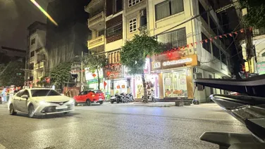 80M MẶT TIỀN 5M - THOÁNG TRƯỚC SAU - VỈA HÈ SIÊU RỘNG - 3 Ô TÔ TRÁNH -- GPXD 7 TẦNG