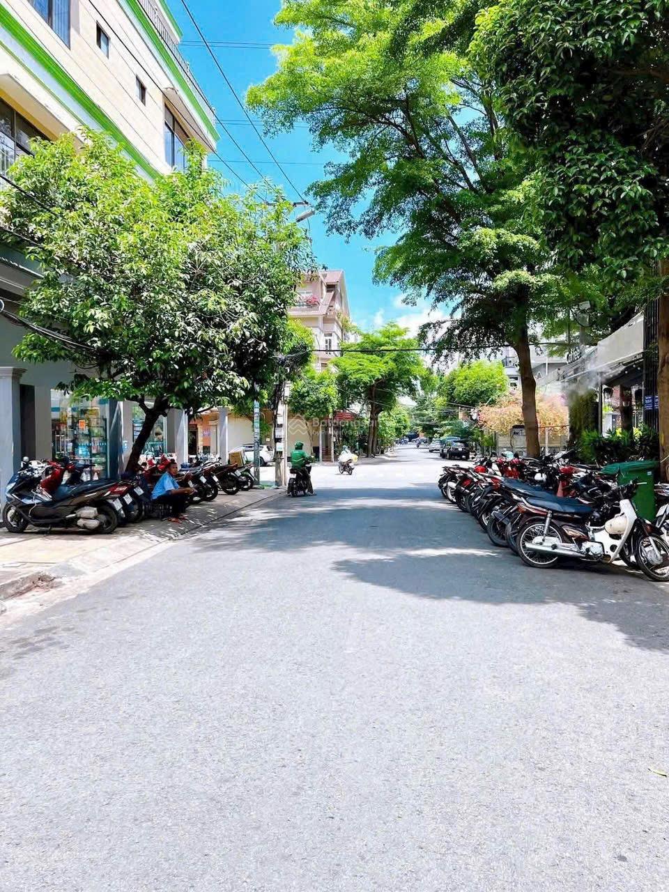 Hẻm 103 Diệp Minh Châu, P.Tân Sơn Nhì, Tân Phú 9x18m, cấp 4. Khu vip, đẹp, an ninh. Giá: 25 tỷ