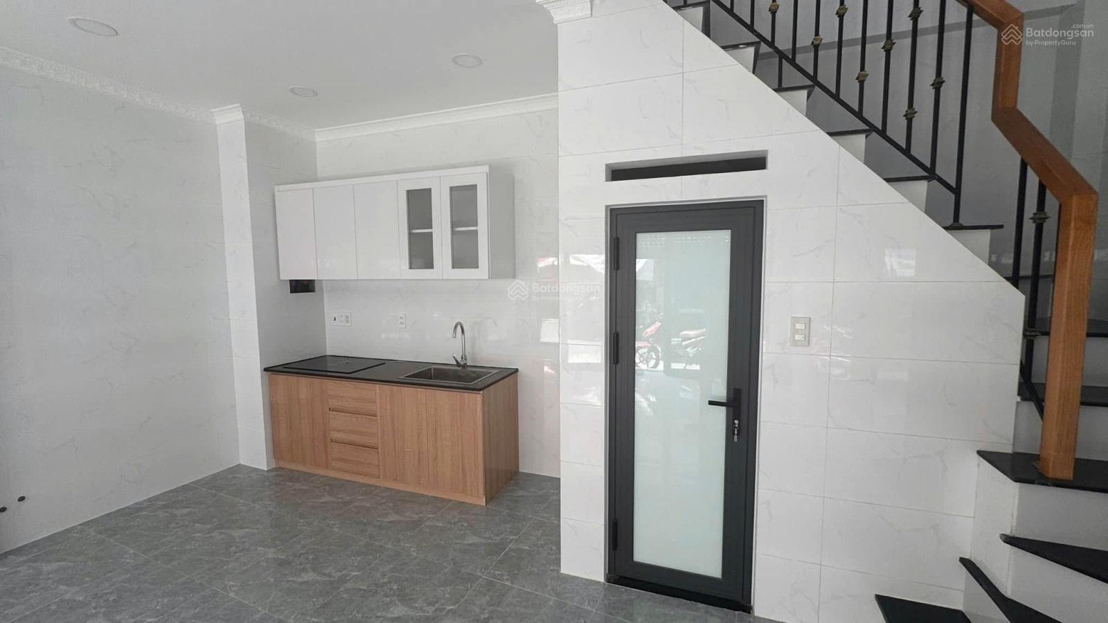 Nhà mặt tiền - Nguyễn Công Hoan - 5,2x6,2m - trệt 2 lầu - 3PN 4WC - 19 triệu TL - Hằng 0906 656 ***