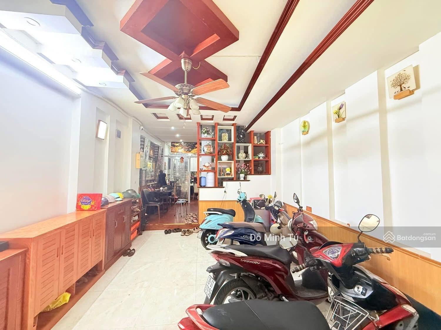 Nhà Mặt Ngõ Lý Nam Đế 61m*4T, MT 4.9m, ngõ rộng 3m, 30m ra phố, 2 thoáng, sổ vuông, về ở ngay