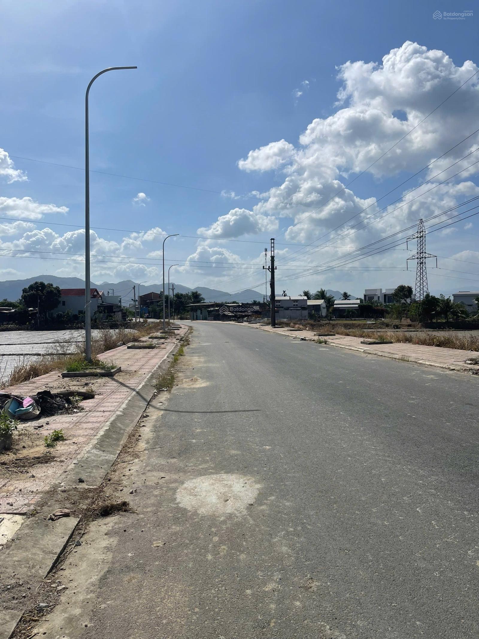 Q29. BÁN ĐẤT LÚA MẶT TIỀN HƯƠNG LỘ 5 DIÊN ĐIỀN- 700m - 349 TRIỆU