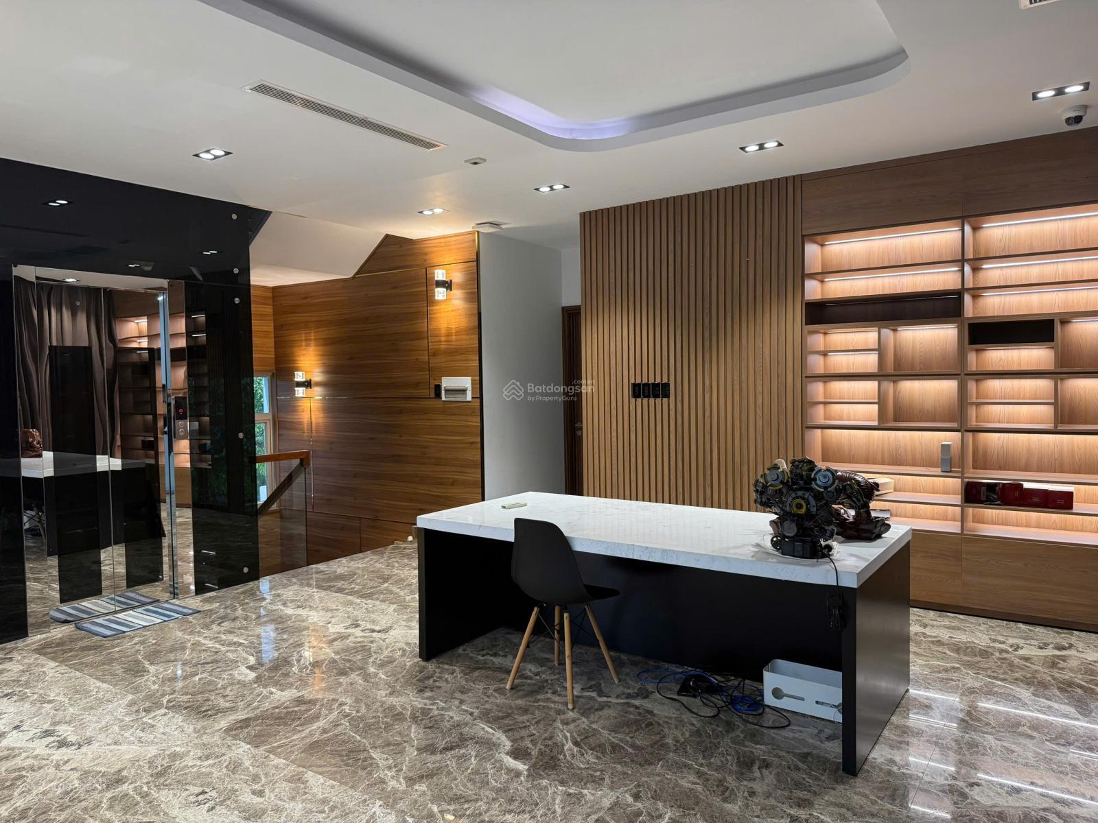 Hàng hiếm Riviera Cove diện tích lớn 528m², thang máy, hồ cá koi, nội thất cao cấp, ở ngay, sẵn sổ