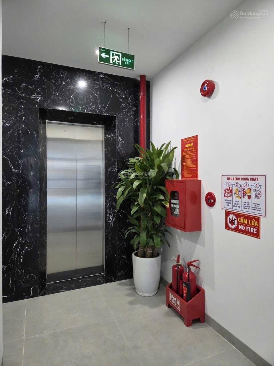 TOÀ VP TRUNG TÂM CẦU GIẤY - GARA OTO - THANG MÁY - 8 NỔI 1 HẦM - ĐẦY ĐỦ GPXD - PCCC - 75M - 34.8TỶ