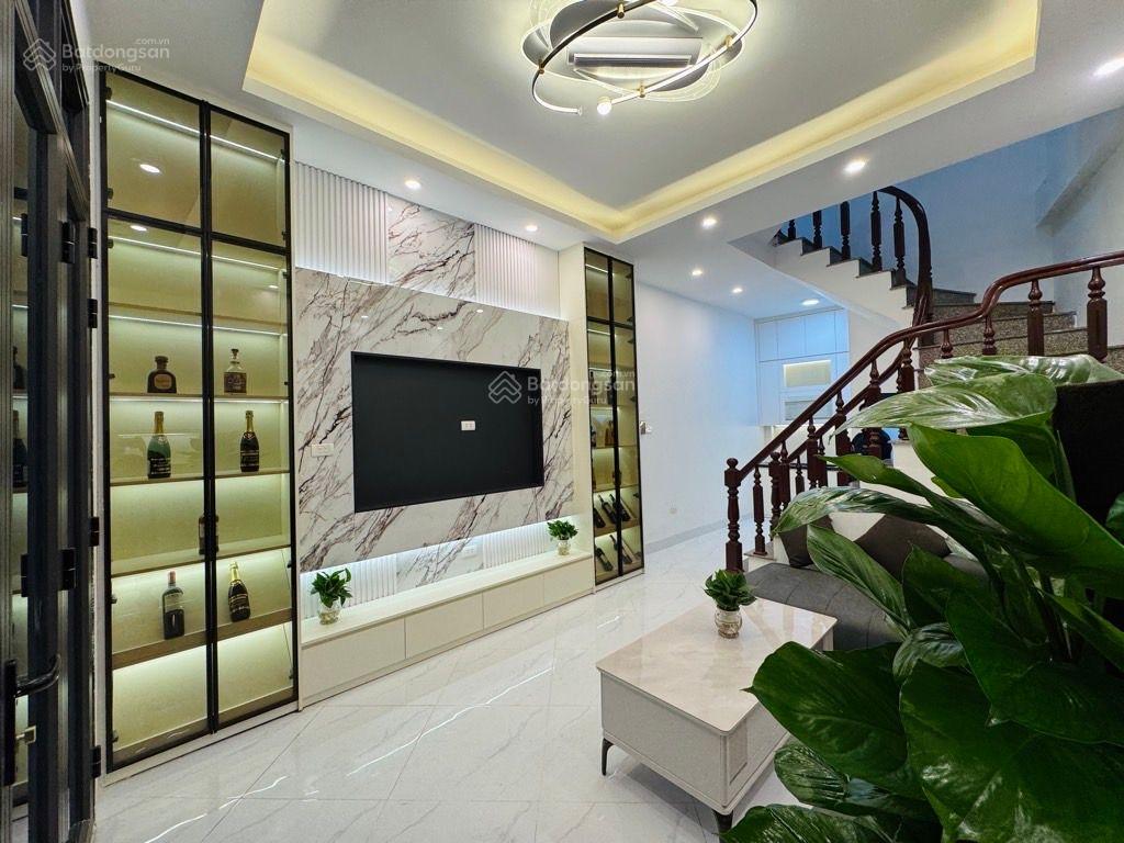 Bán nhà phố Mai Động, Hoàng mai 31m2 * 5 tầng, giá 8.4 tỷ. Ngõ thông rộng , an sinh đỉnh cao.