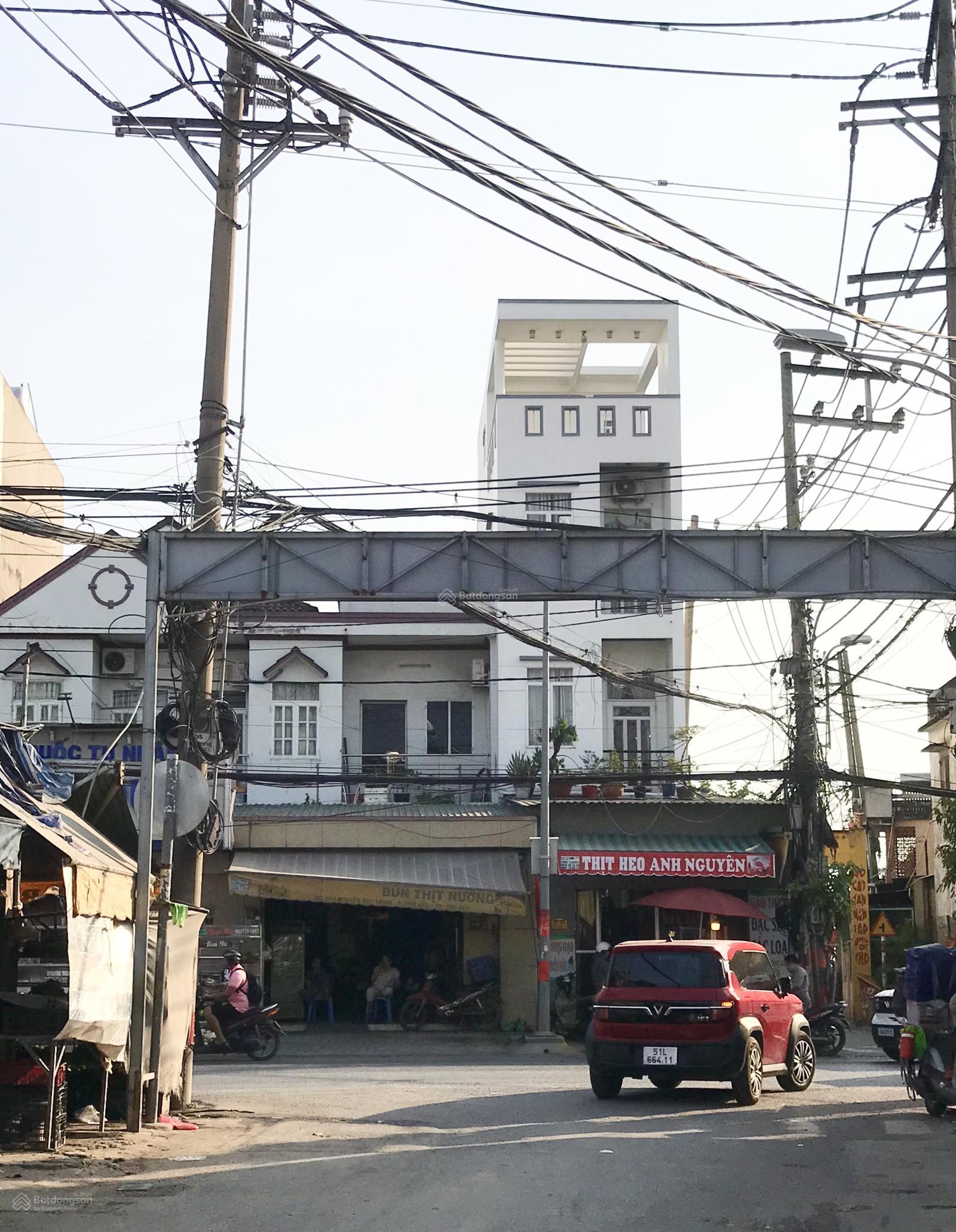 NGAY VÒNG XOAY PHÚ HỮU, CHỈ 50TR/M2, NHÀ TRỆT 160M2 (NGANG HƠN 6M), HXH SÁT NGUYỄN DUY TRINH, Q9