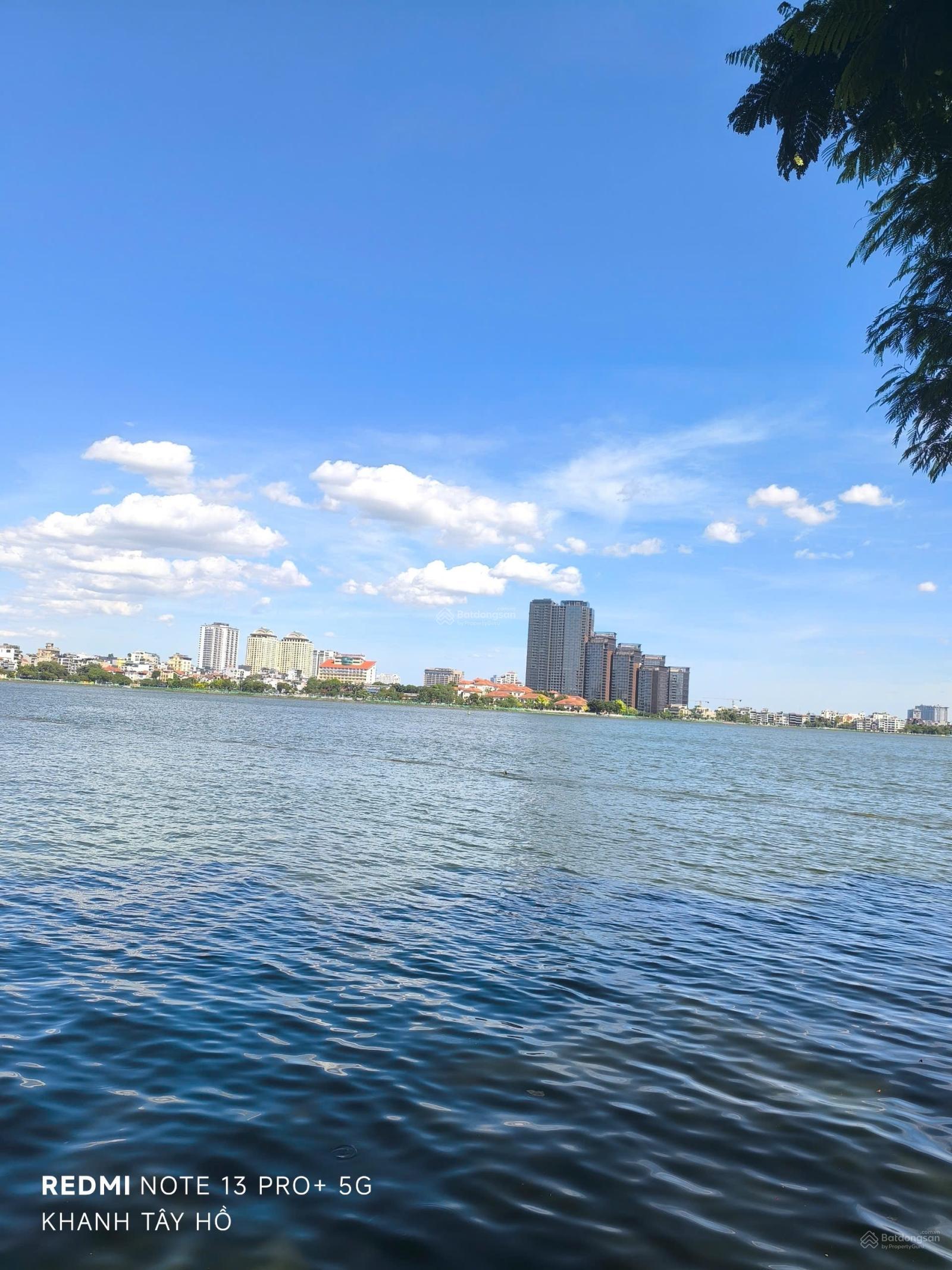 Bán Mảnh Đất Đẹp DT105m2-MT12m-ÔTô 9 Chỗ vào đất-Gần Lotte phố Lạc Long Quân-Quận Tây Hồ.Giá:42Tỷ