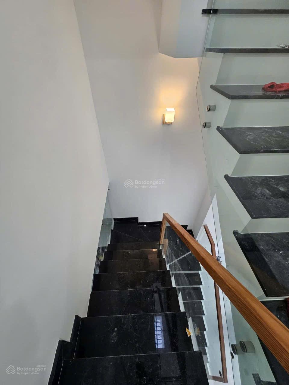 Cần bán nhà 1t2l full nội thất hẻm 47 Trường lưu