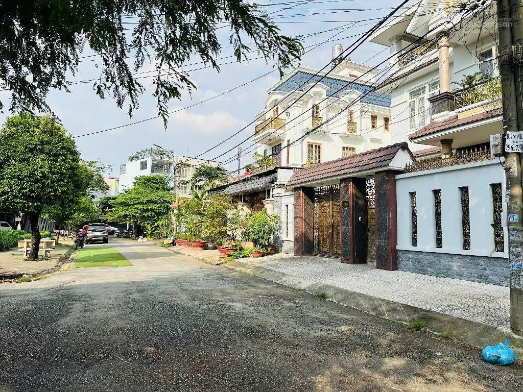 BÁN BIỆT THỰ 3 TẦNG, ĐƯỜNG 12M, DT 250M2 ( 12X21M), VIEW CÔNG VIÊN, LINH TRUNG, THỦ ĐỨC, 24 TỶ