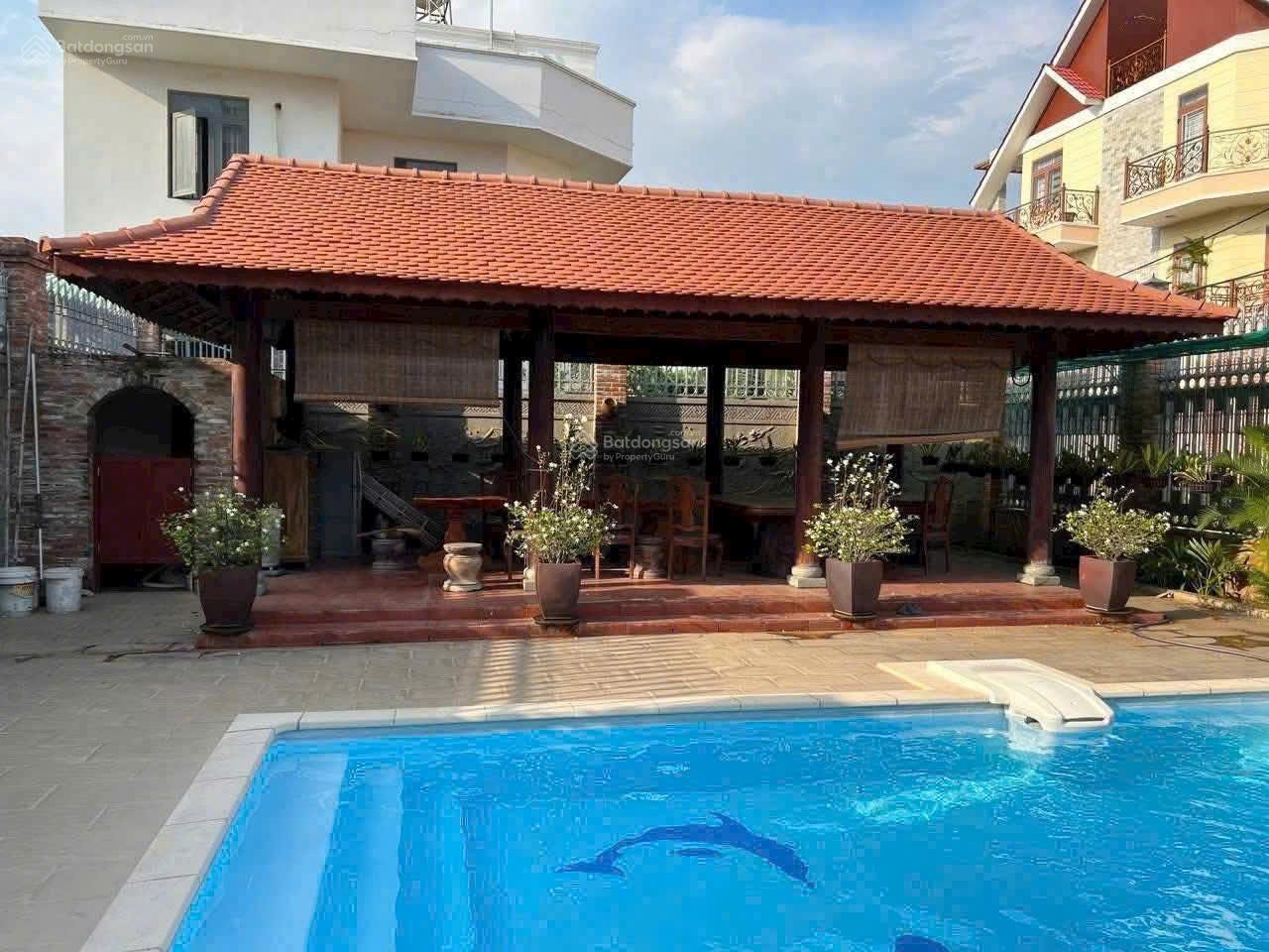 Biệt thự sân vườn hồ bơi ngay trung tâm Q9 - Góc 2 mặt tiền đường lớn - 510m2 ngang 35m - 26 tỷ TL