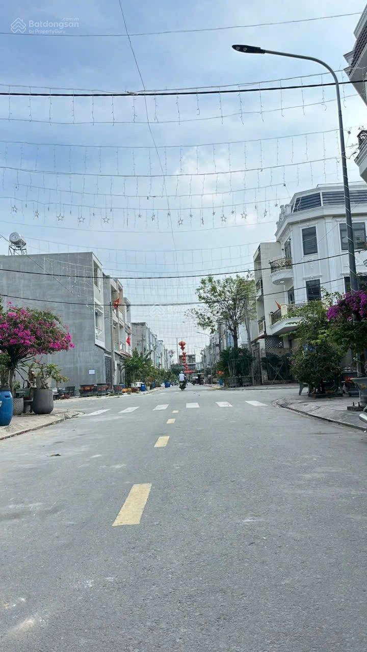 nhà 2 lầu 1 trệt đường N2 khu dân cư phú mỹ hiệp Đối diện chung cư bcons . tân đông hiệp giá 5ty450