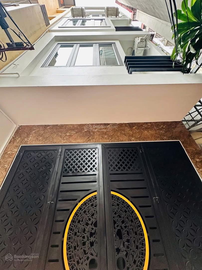 Bán NR tại Cổ Nhuế, 8 tỷ, 37m2, 5 tầng, mặt tiền 4.7m, pháp lý đầy đủ