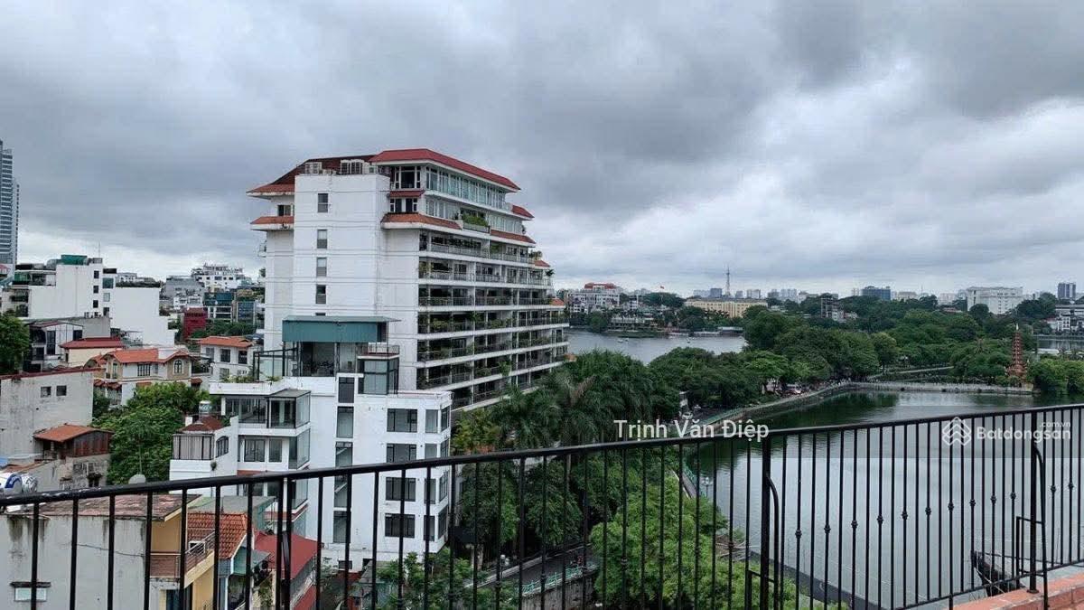 Bán Tòa Khách Sạn mặt Mặt Phố View Hồ Tây 260m 10T Doanh thu 600tr/tháng Giá 150 tỷ