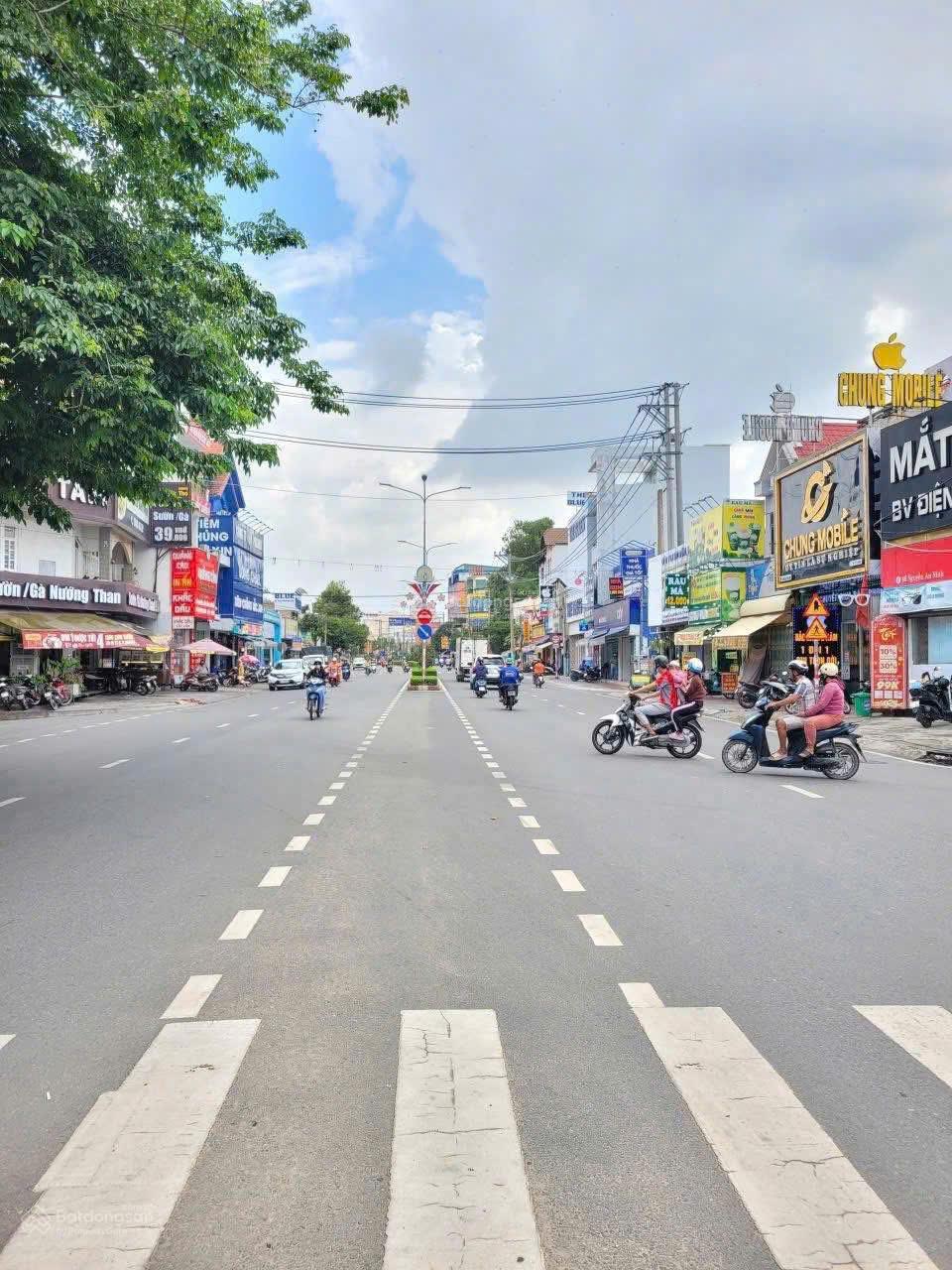 Giá tốt - Bán đất mặt tiền đường nhựa gần Bệnh viện Dĩ An, Tân Đông Hiệp, TP.HCM Giá tốt - Bán đất mặt tiền đường nhựa gần Bệnh viện Dĩ An, Tân Đông Hiệp, TP.HCM