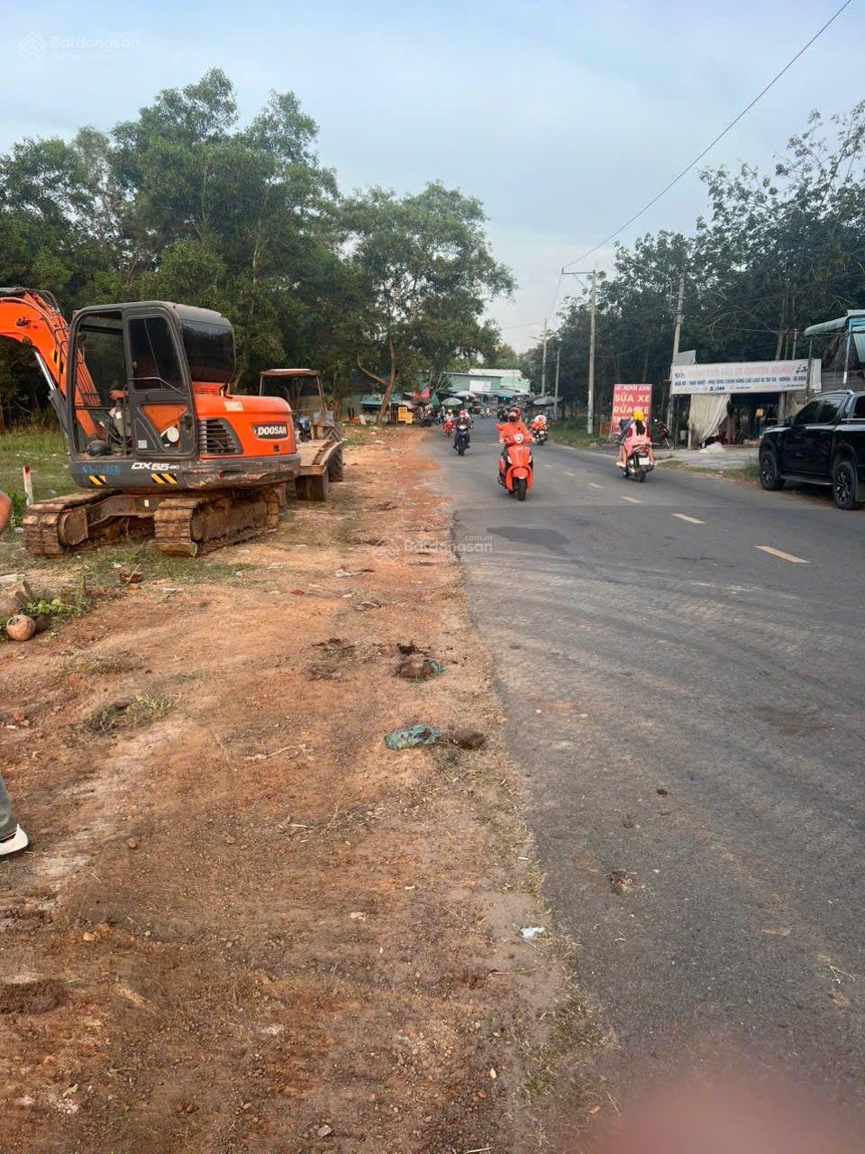 Đất ngay chợ Tự Phát _ Chánh Phú Hòa