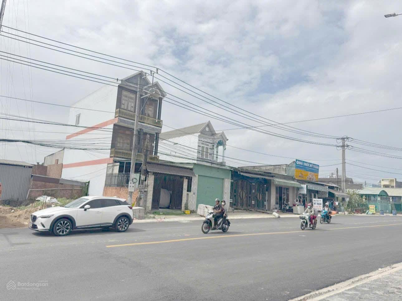 Hiếm  Bán đất mặt tiền Nguyễn Thị Tươi, Tân Đông Hiệp, giá chỉ 3,35 tỷ