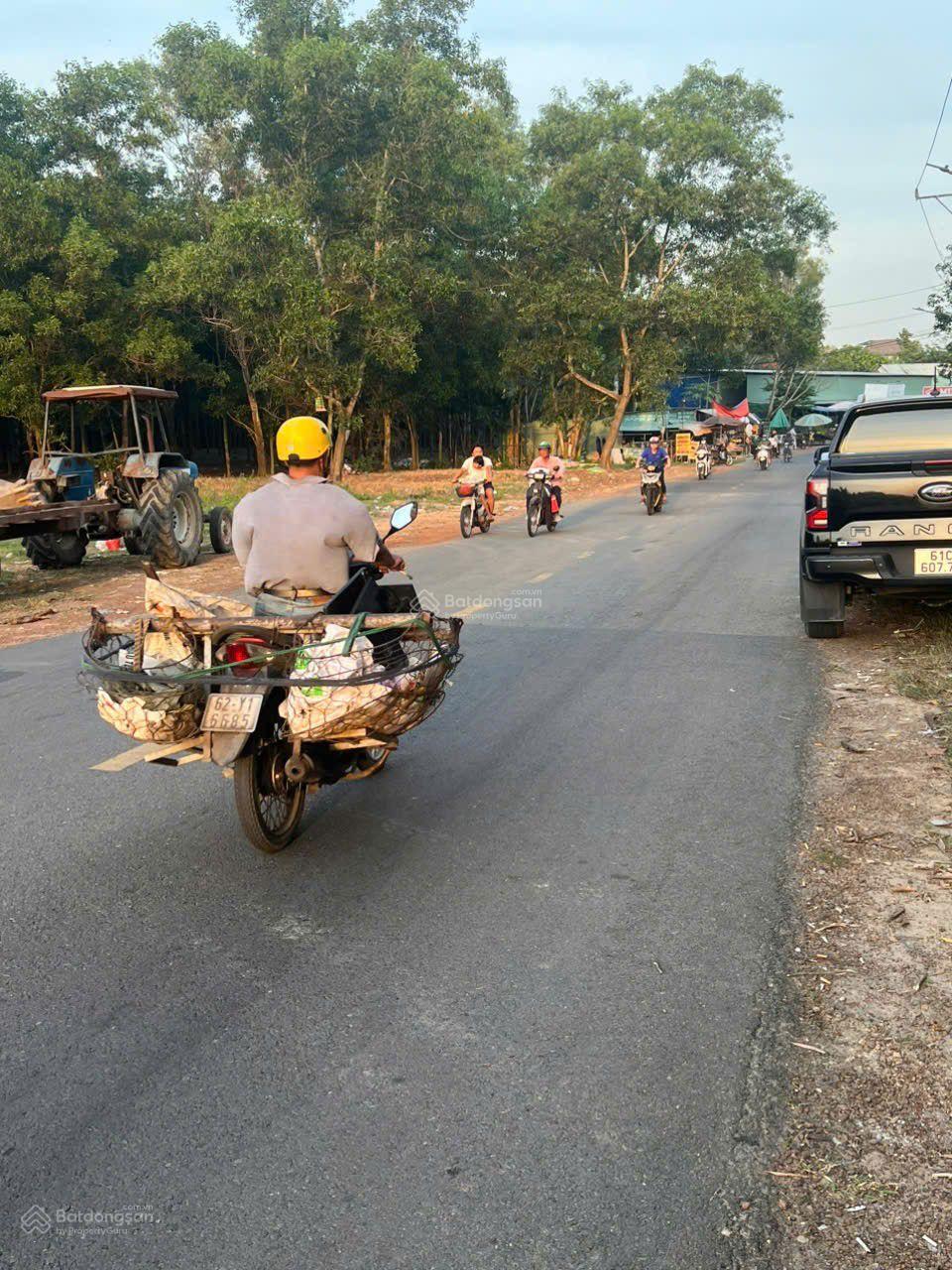 Đất ngay chợ Tự Phát_Chánh Phú Hoà