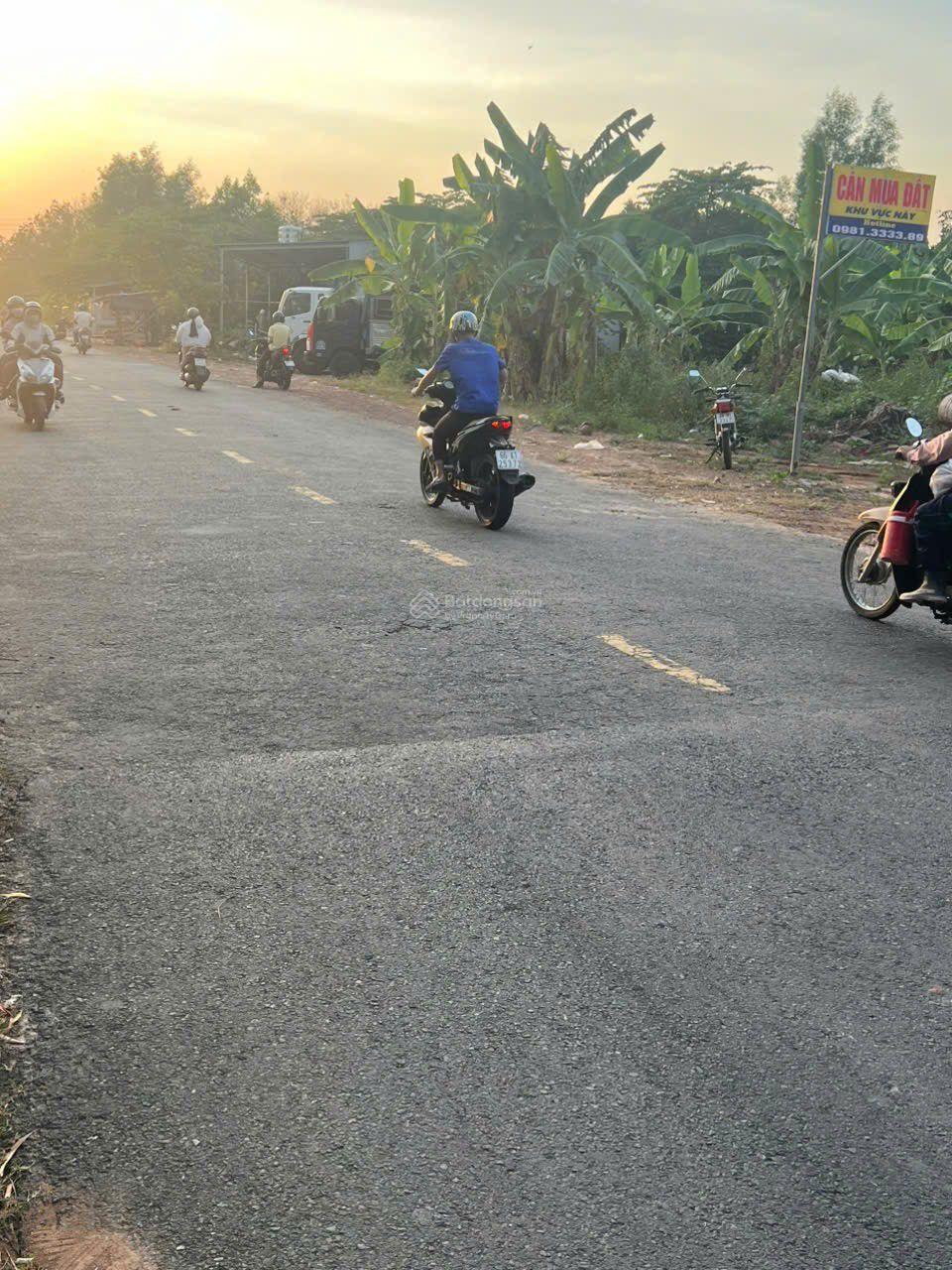 Đất ngay chợ Tự Phát_Chánh Phú Hoà