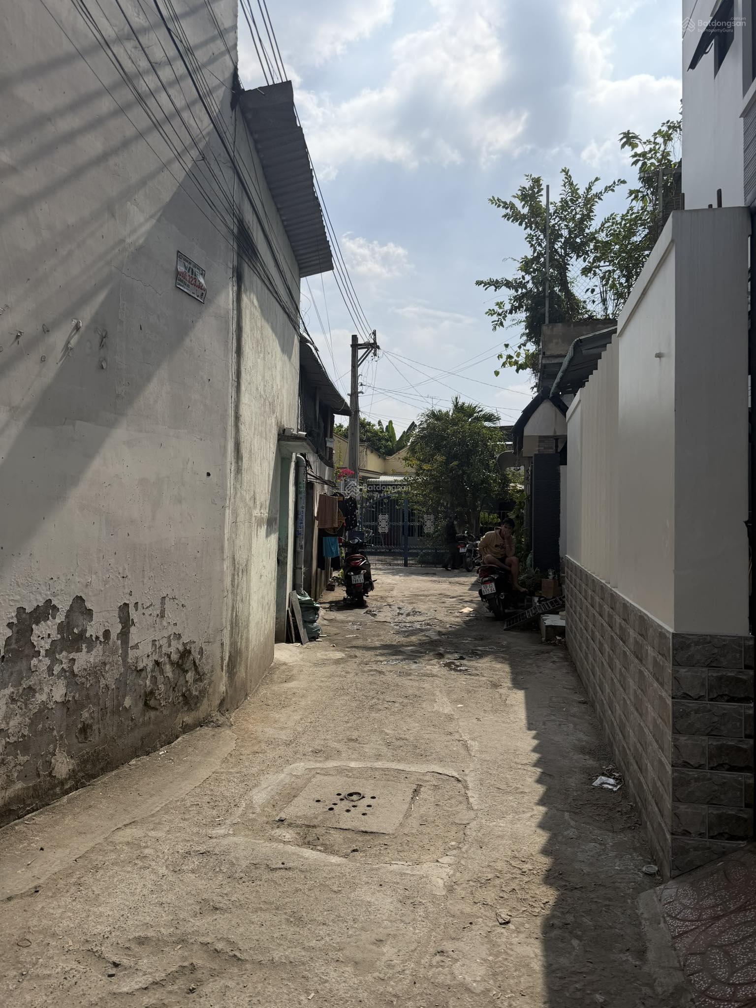 Bán đất tặng nhà cấp 4 nở hậu gần chợ Bờ Hồ trung tâm Dĩ An