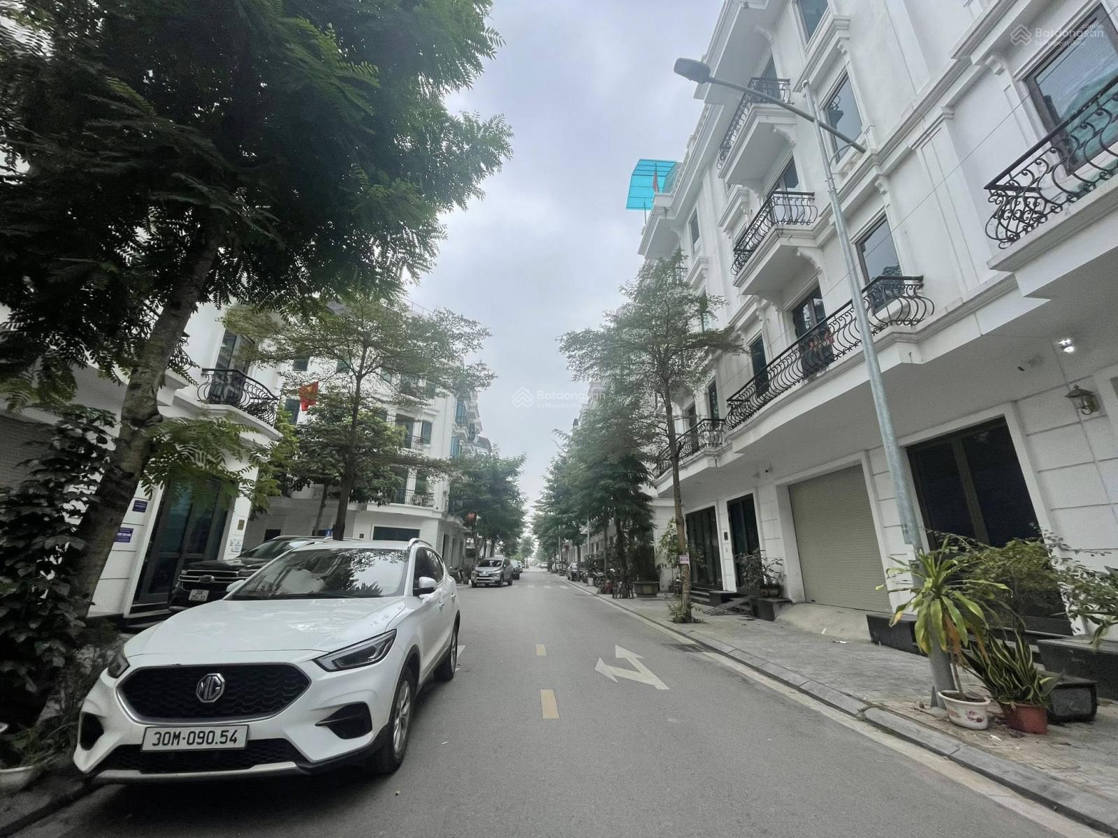 LUXURY KIẾN HƯNG  74M  5 TẦNG  MT 7M  THANG MÁY  GIÁ ĐẦU TƯ