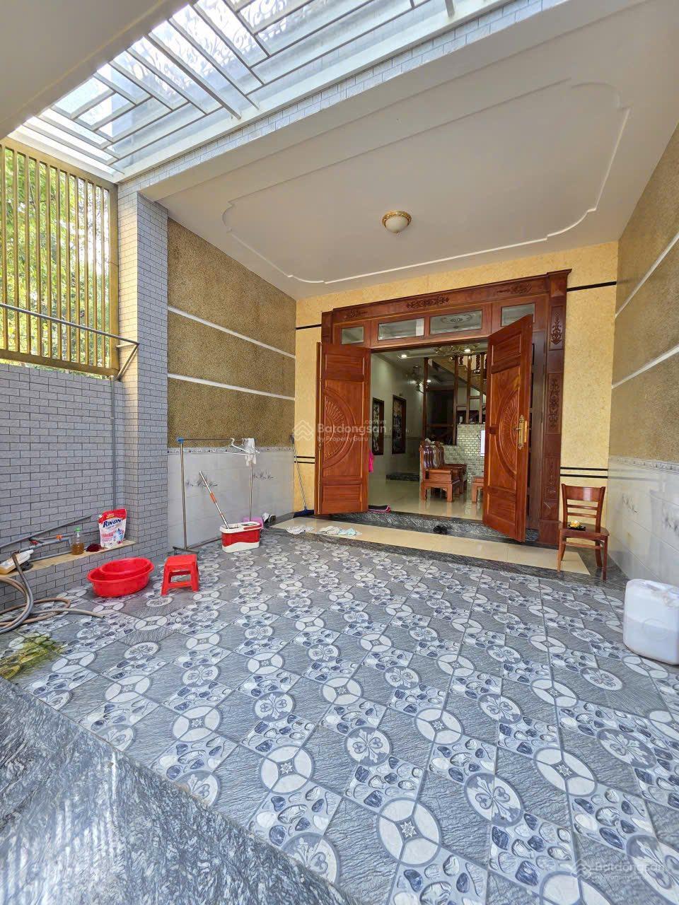 Chủ gửi bán gấp nhà đẹp trệt lầu ngay KDC Biconsi Tân Bình, Dĩ An