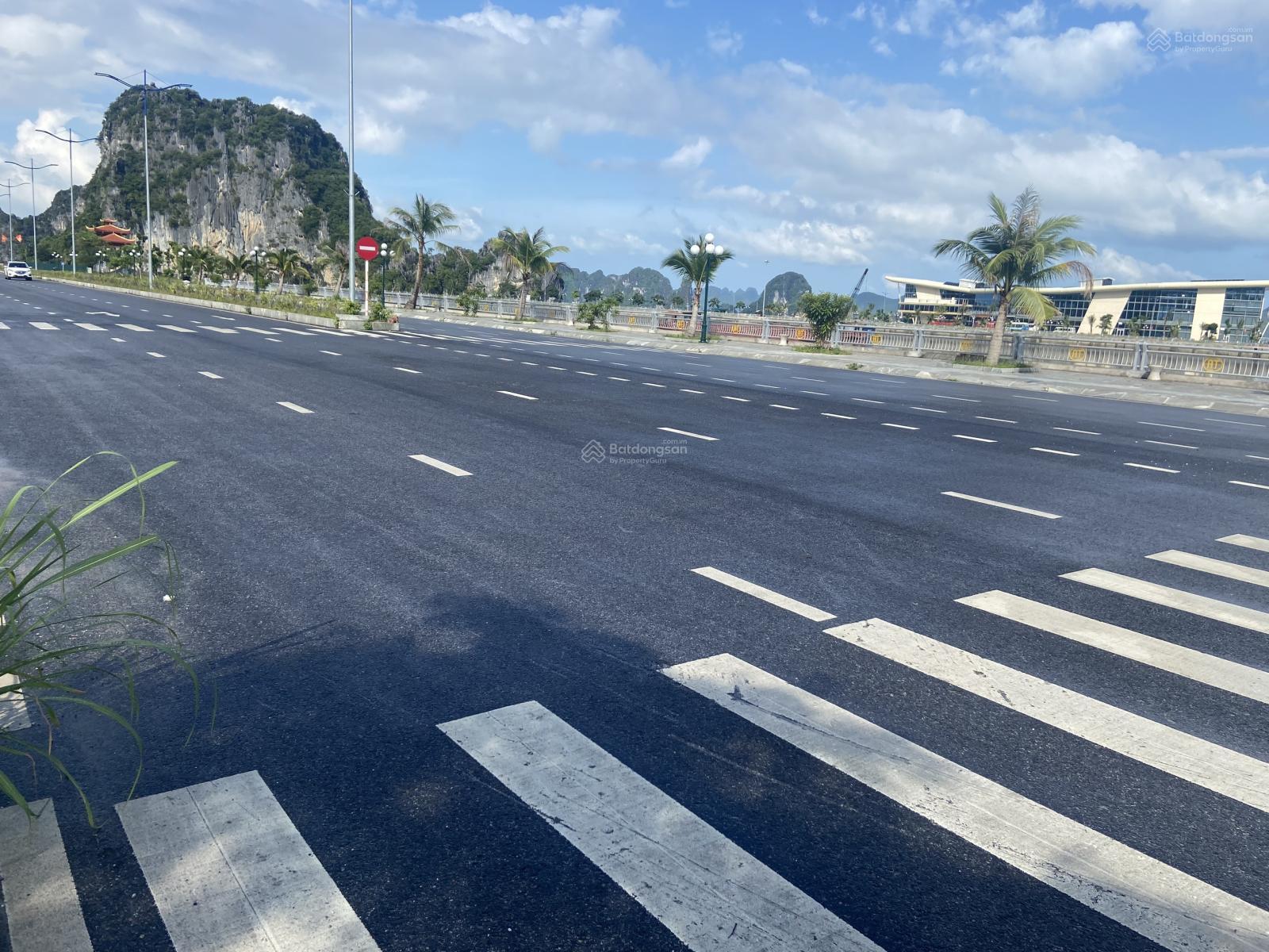 Đất nền mặt Sông nhân tạo, đất liền kề dự án Ao Tiên, dt 144m2, MT 6m, Đông Nam, giá 51 triệu/m2