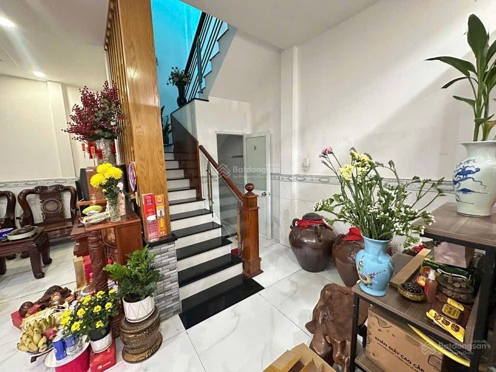 86m2 nở hậu vuông. Nhà 2 tầng, 3pn. Chỉ hơn 8tỷ. Đường Nguyễn Oanh, P17 Gò Vấp.
Gần chung cư An Lộc 86m2 nở hậu vuông. Nhà 2 tầng, 3pn. Chỉ hơn 8tỷ. Đường Nguyễn Oanh, P17 Gò Vấp.
Gần chung cư An Lộc