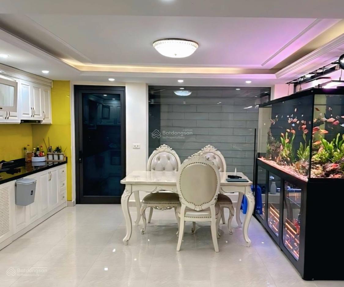 LÕI BA ĐÌNH NHÀ ĐẸP 9 TẦNG - VỈA HÈ - Ô TÔ TRÁNH - FULL NỘI THẤT Ở NGAY ĐÓN TẾT ĐẸP