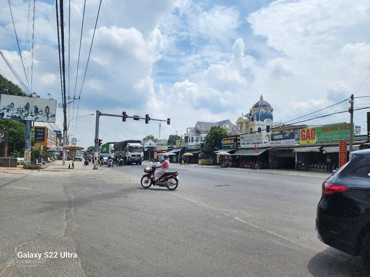 Bđs đẹp giá chỉ 15tr/m -vị trí Đất cách vòng xoay Metro 900mét trung tâm phường BD 18x54 thổ cư 300 Bđs đẹp giá chỉ 15tr/m -vị trí Đất cách vòng xoay Metro 900mét trung tâm phường BD 18x54 thổ cư 300