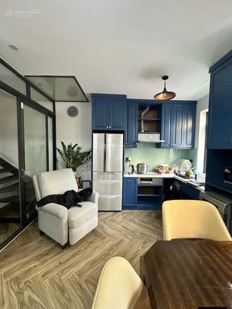 CHÍNH CHỦ GỬI BÁN NHÀ TRỊNH CÔNG SƠN - GẦN SEN HỒ TÂY - 30M RA MẶT PHỐ