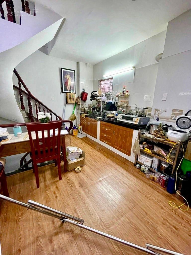 Bán NR CMT8 3 tầng 18.2m2 chỉ 2.95 tỷ Bán NR CMT8 3 tầng 18.2m2 chỉ 2.95 tỷ