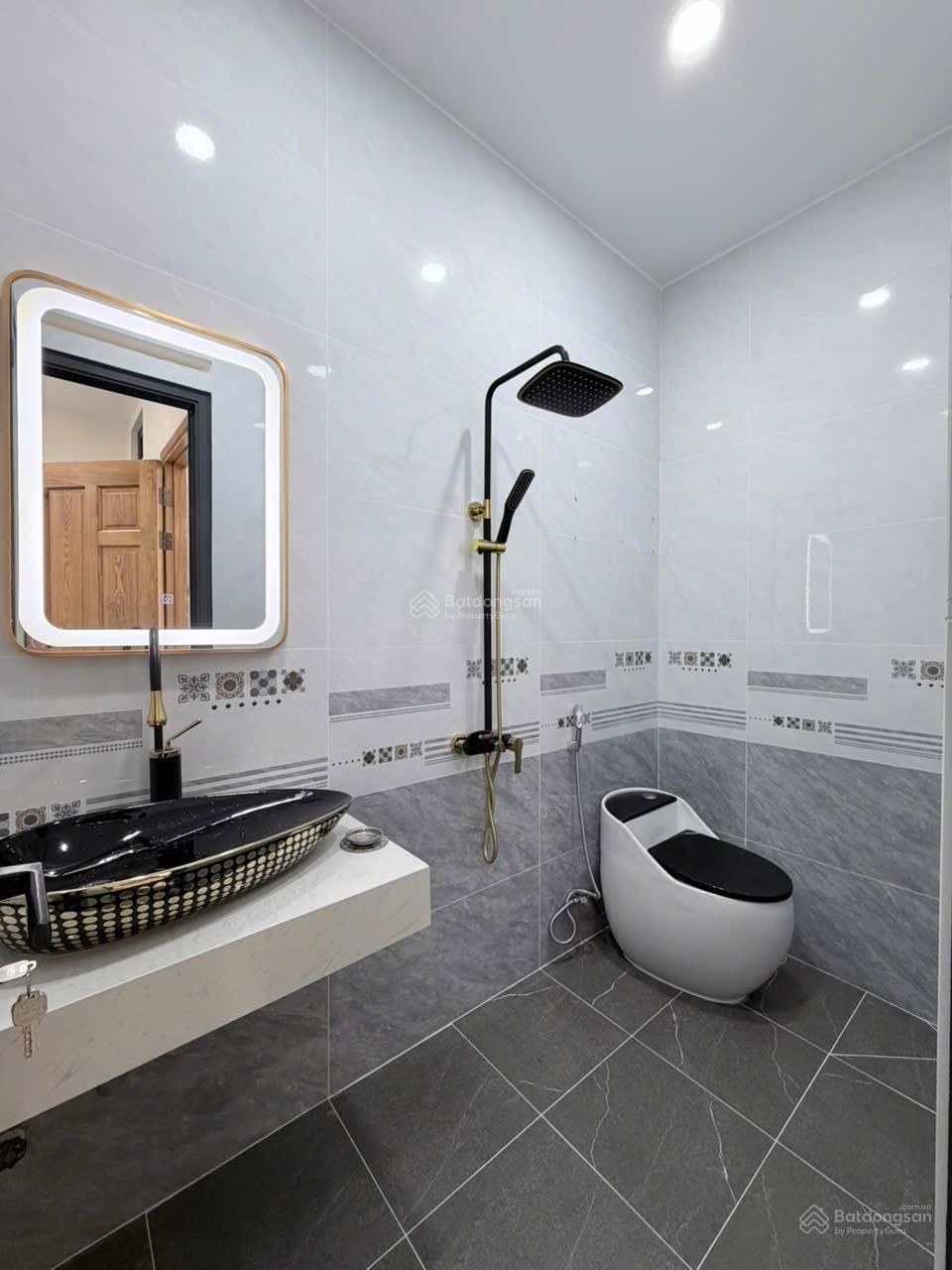 Nhà mới len ken hẻm 12m đường Nguyễn Hữu Tiến, P.Tây Thạnh 4x16m 4,5 tấm Nhà mới len ken hẻm 12m đường Nguyễn Hữu Tiến, P.Tây Thạnh 4x16m 4,5 tấm