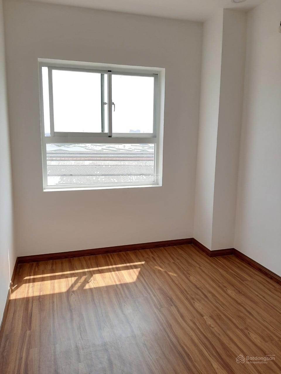 cho thuê nhanh Flora Fuji tầng trung, 2PN+2WC có rèm máy nước nóng
Giá: 7,5 triệu- cọc 2 tháng