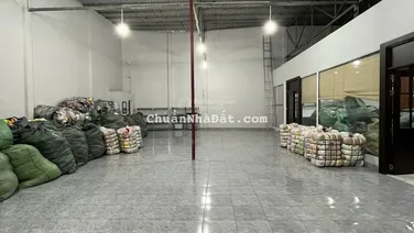 CHO THUÊ KHO XƯỞNG ĐƯỜNG TỈNH LỘ 10 GÀN CHỢ DA SÀ, GIÁP QUẬN 6, NỀN GẠCH MEN, SẴN ĐIỆN 3 PHA